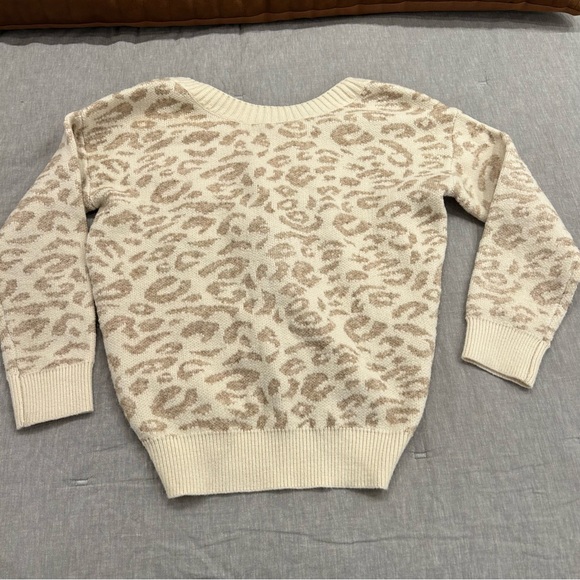 entro Sweaters - Entro twist back sweater